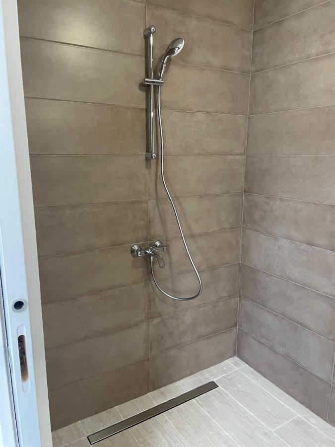 Maison Fleurs De Lys, Climatisee, Wifi Et Parking Privee Gratuit, Lave-Linge, Vernon Giverny Dış mekan fotoğraf