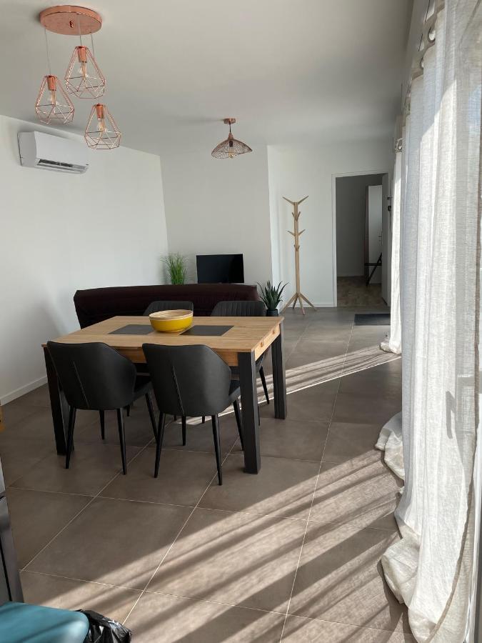 Maison Fleurs De Lys, Climatisee, Wifi Et Parking Privee Gratuit, Lave-Linge, Vernon Giverny Dış mekan fotoğraf